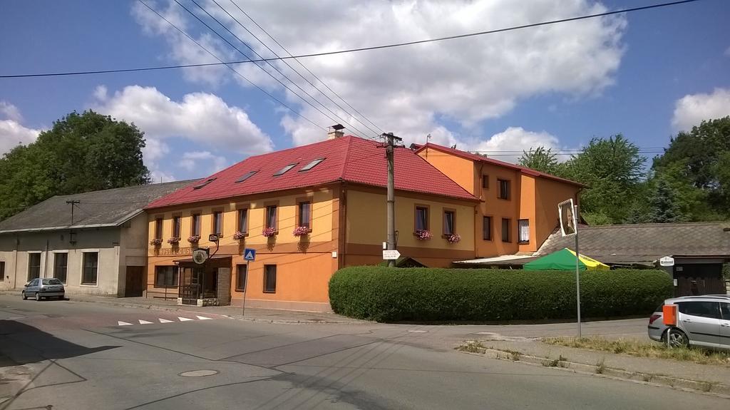 Penzion U Slunce Jaromer Bagian luar foto
