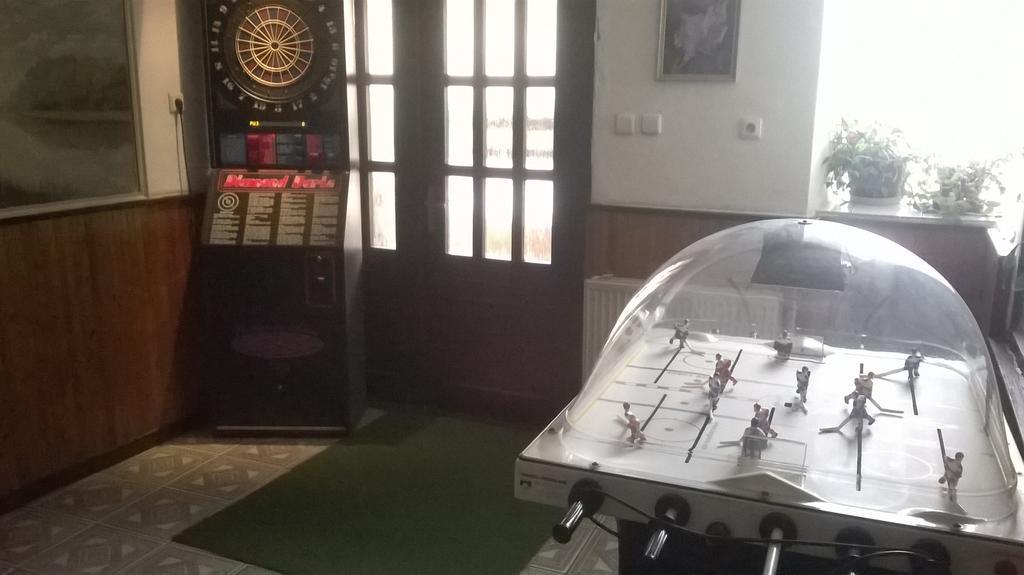 Penzion U Slunce Jaromer Bagian luar foto