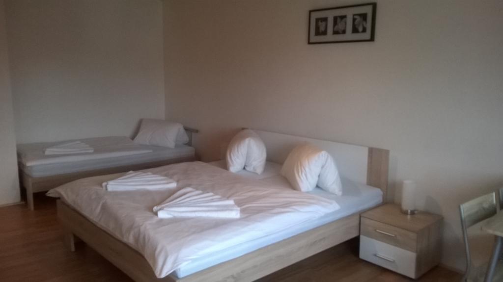 Penzion U Slunce Jaromer Ruang foto