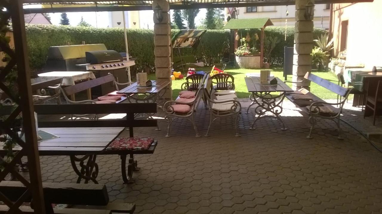 Penzion U Slunce Jaromer Bagian luar foto